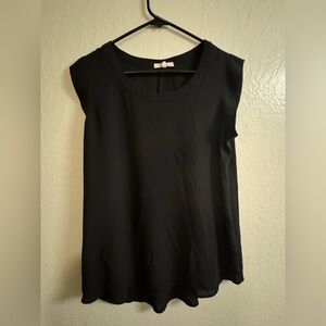 Pleione Elegant Black Sleeveless Top